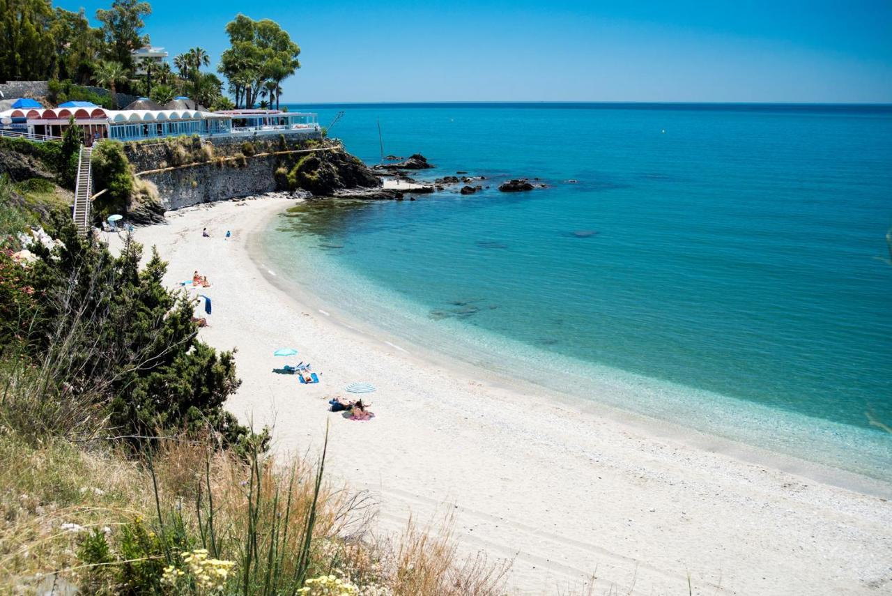 Benal Beach, Luxury Sea & Mountain View Beachside 1 Bedroom Apartment Benalmadena Exterior photo